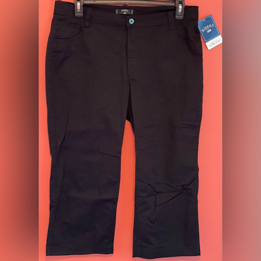 Riders by Lee Women’s Cropped Black Pants Size 16